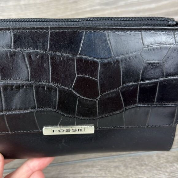 Fossil Black Avenue Croc-Embossed Leather Snap Open Tri-Fold Clutch Wallet - Picture 11 of 14